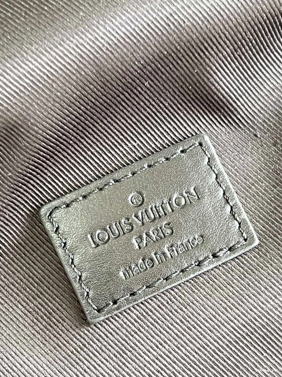 Cheap WEARABLE VUITTON VERTICAL S-LOCK LOUIS WALLET 0804